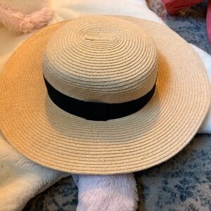 H&M Divided Beige Hat